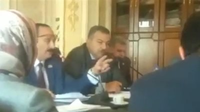 عبد الواحد يشن هجوماً شديداً على وزيرة الصحة.. ويؤكد 