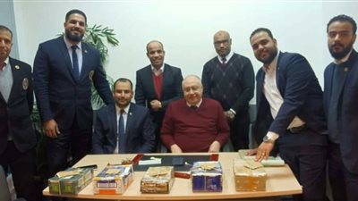 ضبط 5 محاولات لتهريب هواتف IPhone علي اجساد ركاب بالمطار