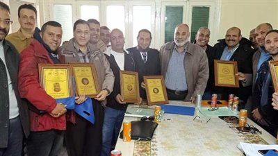اللجنة النقابية تكرم العاملين المتميزين بموانئ الاسماعيلية