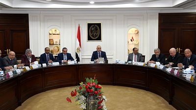 حزمة تكليفات من وزير الإسكان لرؤساء شركات مياه الشرب والصرف الصحى