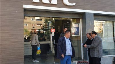 بالصور .. غلق كنتاكي ببنها و ٦ محال تجارية شهيرة.. والسبب صادم