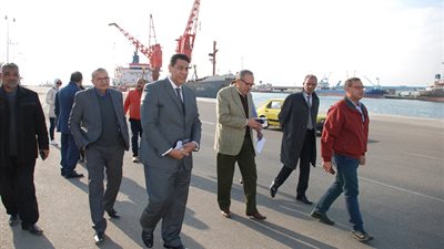 رئيس هيئة موانى البحر الأحمر يدعو المستثمرين للتعاون لجذب المزيد من الاستثمارات