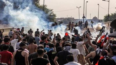 احتجاجات وإغلاق طرق في العراق لإنهاء 