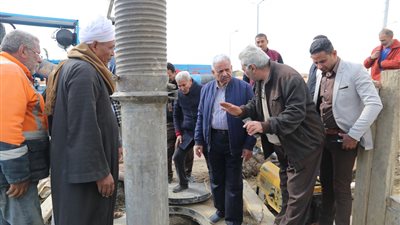 صقر يشدد علي تكثيف أعمال تطويرشبكة الصرف الصحي والانارة والمرافق العامة بالسويس