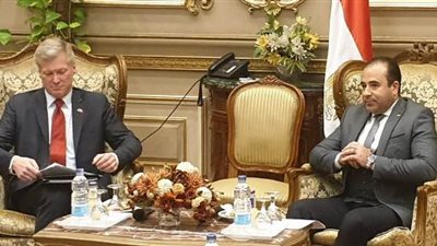 أحمد بدوى يستعرض تشريعات تكنولوجيا المعلومات مع الوفد الأمريكى.. ويؤكد: أبرزها قانون حماية البيانات.. صور
