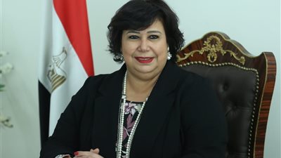 وزير الثقافة: حالة ابداعية متفردة تجمع الثقافة بالفنون فى معرض الكتاب