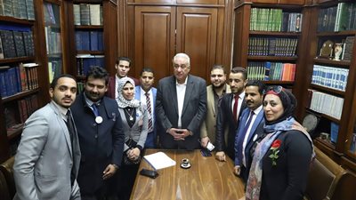 بالصور.. نقيب المحامين يلتقي أعضاء 