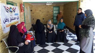 قافلة طبية مجانية لسكان قرية الراشدة بمركز الداخلة في الوادي الجديد.. صور
