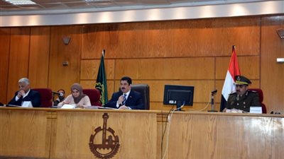 محافظ القليوبية يشدد علي الإستعدادت الجارية لإمتحانات نصف العام