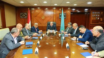 محافظ كفرالشيخ يناقش خطة تأمين المنشآت الحيوية فى أعياد الميلاد.. صور