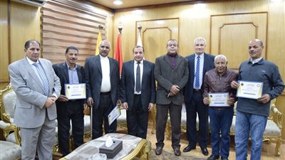 مجلس جامعة بنى سويف يكرم المحالين للمعاش