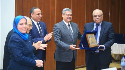 معهد تيودورو بلهارس يكرم رموزه ويفتتح أحدث وحدة علاجية