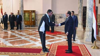 الرئيس يمنح وسام الرياضة من الطبقة الثالثة لصحبات برونزية كأس العالم بشيكاغو