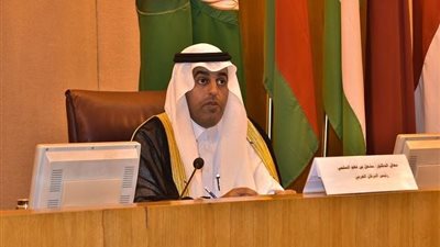البرلمان العربي يدين التفجير الإرهابي لحافلة السياح بالجيزة