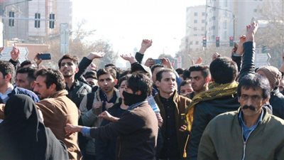 حافلة الطلاب تشعل احتجاجات غاضبة ضد النظام الإيرانى