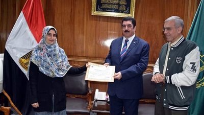 عجلان يشهد تكريم اثنين من معلمى القليوبية لفوزهم فى مسابقات دولية