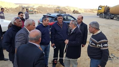 بالصور.. نائب وزير الإسكان يتفقد مشروعات القاهرة الجديدة