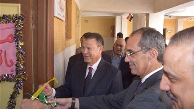 وزير الاتصالات والمحافظ يفتتحان معرض ذوي الإعاقة ببنى سويف