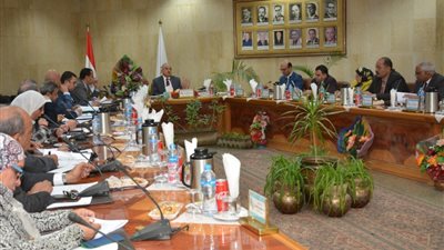 مجلس جامعة أسيوط يوافق على تعيين 4 أساتذة جدد