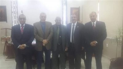 عجلان يناقش رفع مستوى الخدمات المقدمة لابناء القليوبية