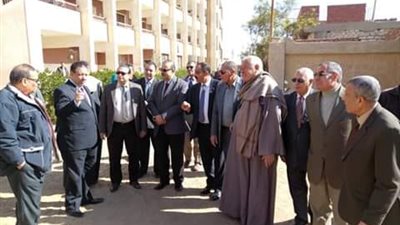 وكيل الوزارة ورئيس مجلس الأمناء يتفقدان سير الامتحانات ببنى سويف