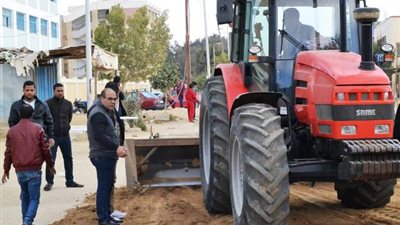 مستقبل وطن بالسويس يشارك فى تمهيد طريق كبربت جنيفة