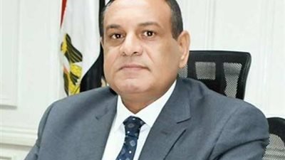 مكافأة مالية من محافظ البحيرة لعامل مزلقان بايتاى البارود