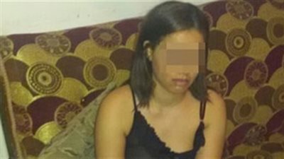 موظفة بأحد الفنادق تعرض نفسها على مواقع التواصل الاجتماعى .. الليلة بـ 5 آلاف جنيه