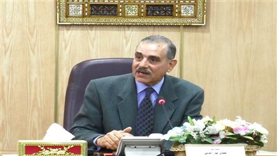 تطهير الترع والمصارف وإزالة المخلفات بأسيوط