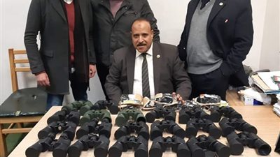 احباط تهريب نظارات مكبره بمطار برج العرب