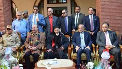 الفريق مميش ومحافظ الإسماعيلية يهنئون الأقباط بعيد الميلاد المجيد .. صور