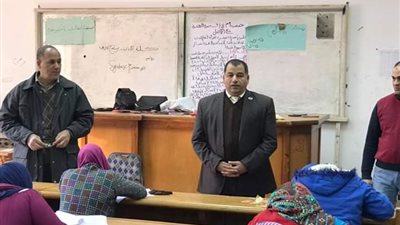 عميد اداب بنى سويف يتفقد الامتحانات
