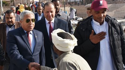 محافظ أسوان 6 مليون جنيه لأنشاء مراسى وبوابة رئيسية