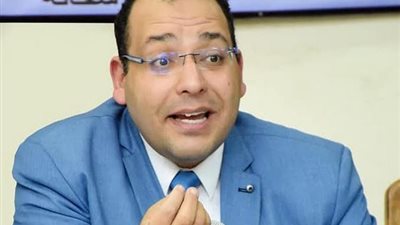 استشاري تدريب التعليم المستمر يضمن فرصة عمل مناسبة ويرفع إنتاجية المؤسسات