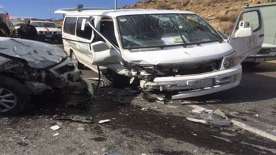 اصابة ٩ في انقلاب سيارة اجرة بسوهاج
