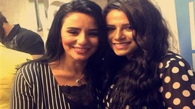 إيمان سلامة تهدي جائزة 
