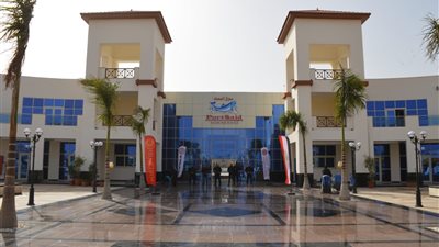 الاستعدادات الأخيرة لافتتاح سوق السمك الجديد ببورسعيد