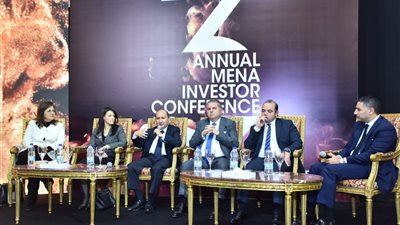 عمرو نصار الوزارة تتبنى خطة شاملة للارتقاء بجودة الصناعة الوطنية صور