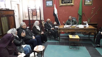 رئيس مدينة الزقازيق يجتمع مع لجنة حماية الطفل