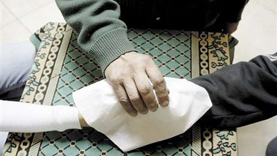 مأذون شرعى يقوم بتزويج القاصرات والمباحث تضبطه