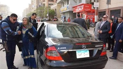 قصص إنسانية بجولات محافظ الغربية .. تخصيص شقة وعملية جراحية لمريضة بالصور