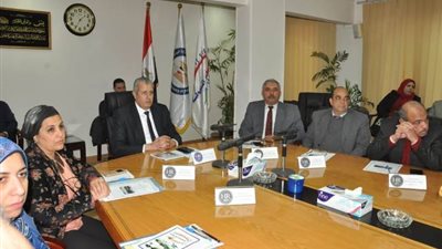ندوة بشركة السهام البترولية عن تطوير قطاع البترول لتحقيق التنمية المستدامة.. صور