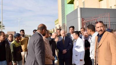 محافظ الأقصر يتفقد مدخل إسنا والمستشفي ويوجه بوضع تصور جمالى لتزيينهما