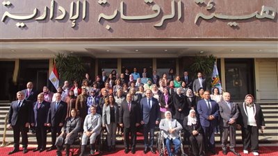 رئيس الرقابة الإدارية يلتقى نائبات البرلمان بمقر الهيئة.. صور