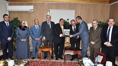 بروتوكول بين المعهد القومى للملكية الفكرية بجامعة حلوان ونادى قضاة مجلس الدولة.. بالصور