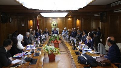وزير التعليم العالى يتابع تنفيذ خطة الوزارة خلال 2020