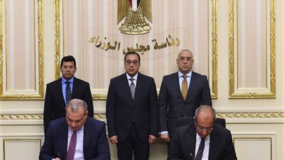 مدبولى يشهد بروتوكول لتوفير مستوى حياة أفضل لقاطني المشروعات البديلة للعشوائيات