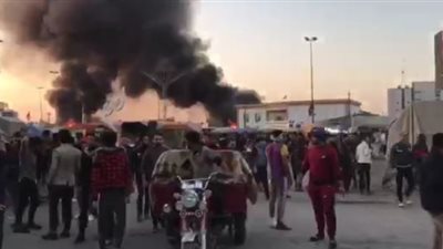 إطلاق نار وحرق خيم المعتصمين في محافظة النجف.. فيديو