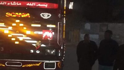 ضبط سيارات تلقي بمخلفات هدم بمحور عدلي منصور ببنى سويف