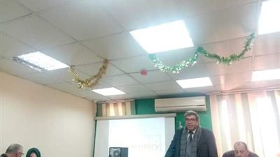 مدير التأمين الصحى بالشرقية يجتمع مع اطباء المدارس والادارات